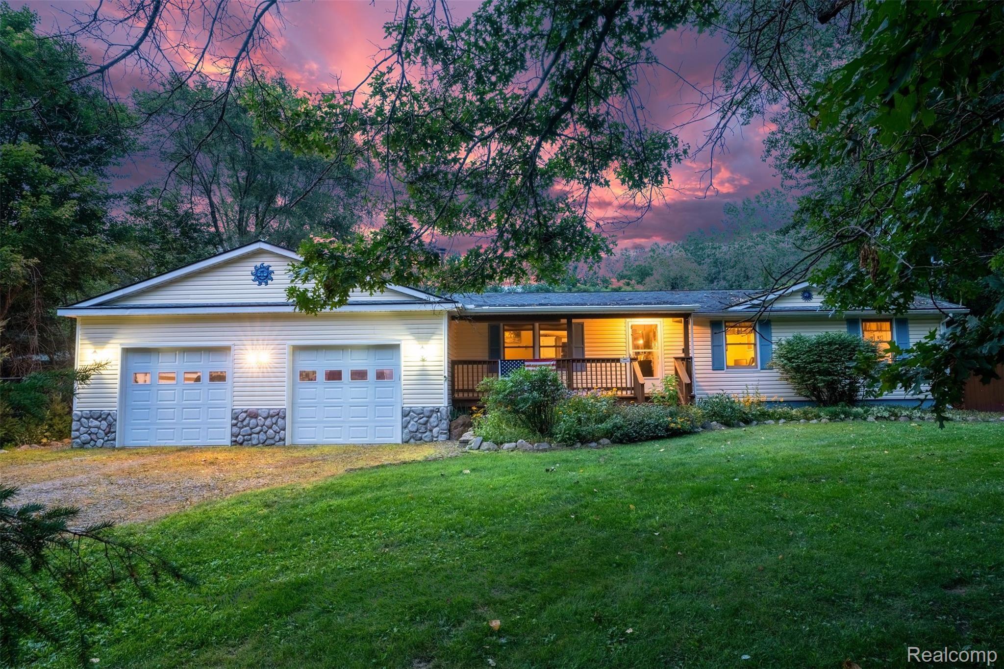 10292 Antcliff Road Fowlerville, MI 48836 - Photo 5 of 50 A BEAUTIFUL TWILIGHT SHOT....