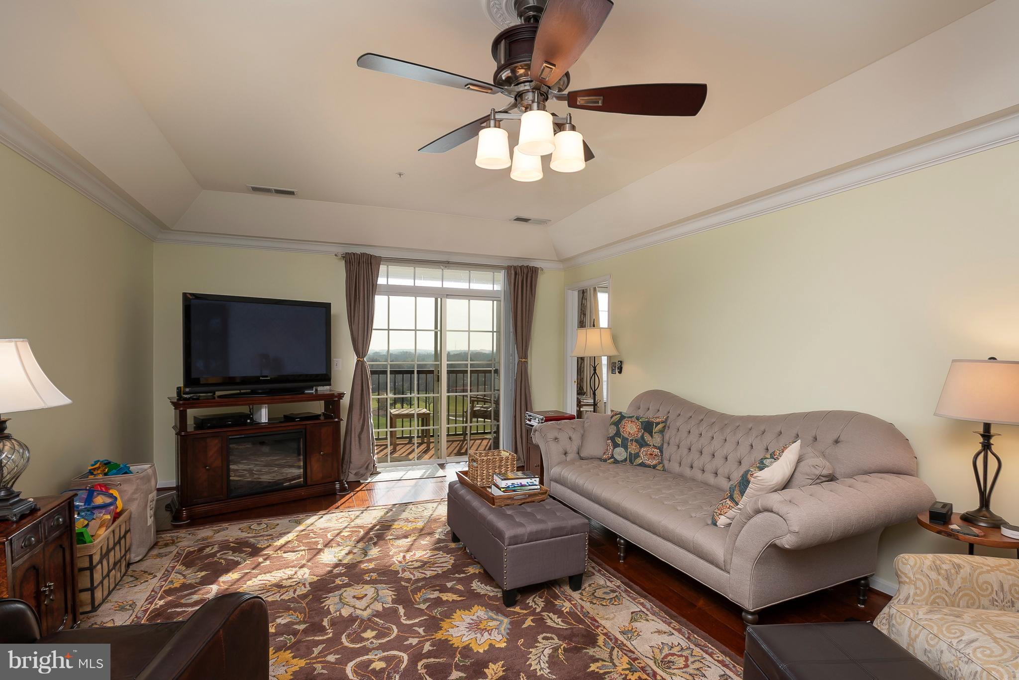 7325 Brookview Road, Unit 405 Elkridge, MD 21075 - Photo 14 of 37 Living Room