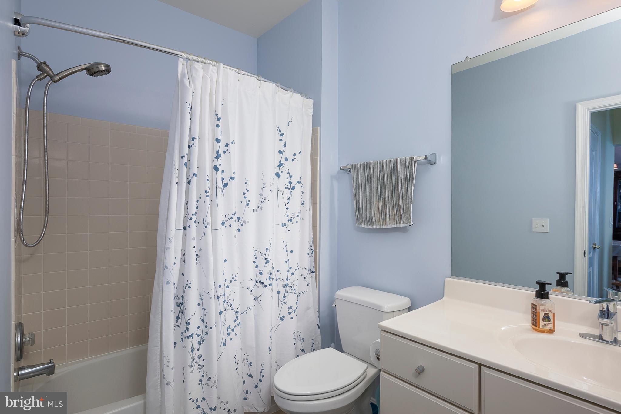 7325 Brookview Road, Unit 405 Elkridge, MD 21075 - Photo 25 of 37 Bathroom 2