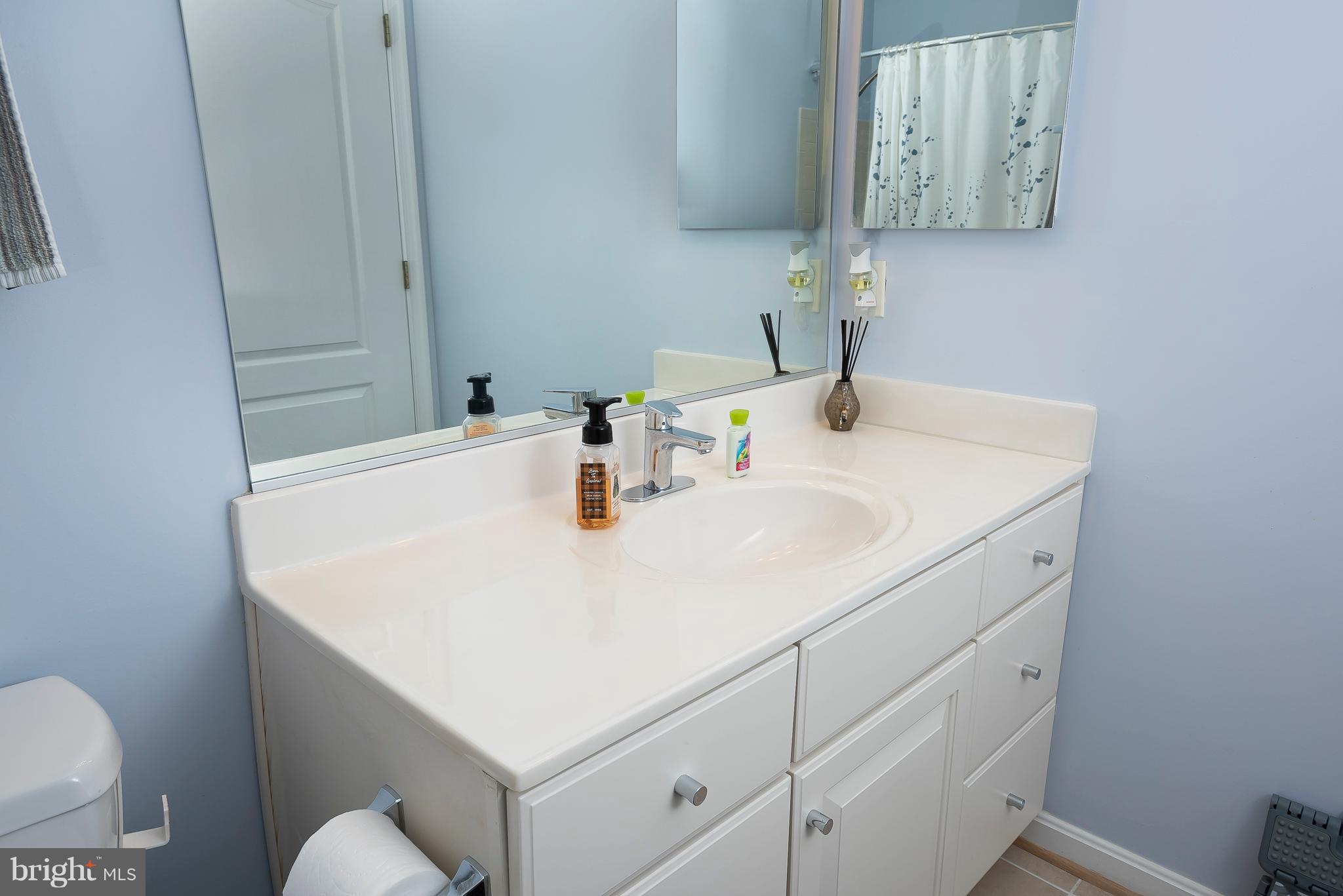 7325 Brookview Road, Unit 405 Elkridge, MD 21075 - Photo 26 of 37 Bathroom 2 Vanity