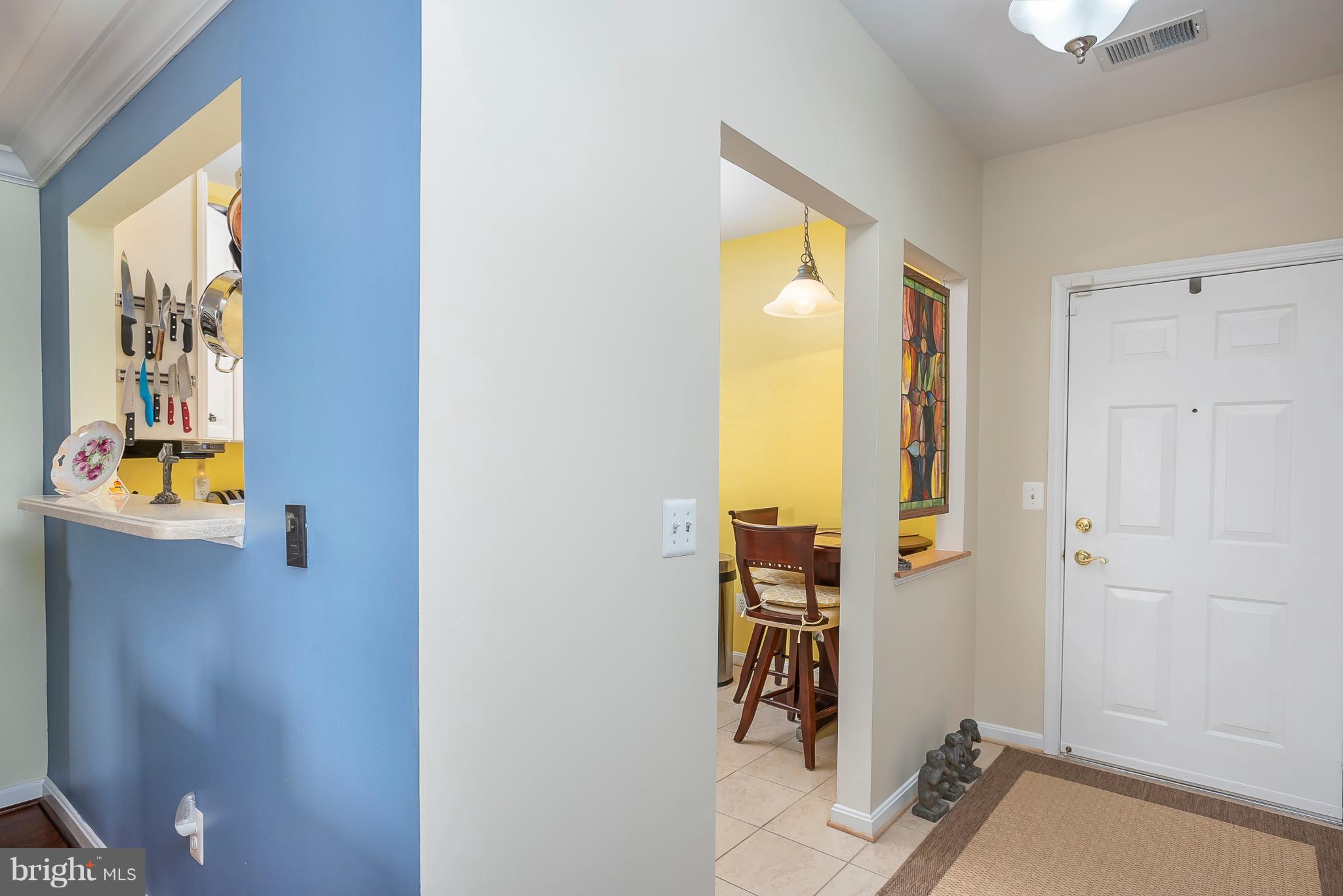 7325 Brookview Road, Unit 405 Elkridge, MD 21075 - Photo 9 of 37 Foyer to Kitchen