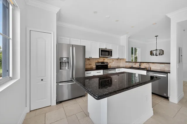 $2,800 | 11015 Legacy Lane, Unit 304, Palm Beach Gardens, FL 33410