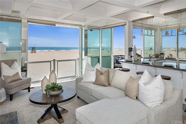 $8,200,000 | 7010 West Oceanfront, Newport Beach, CA 92663