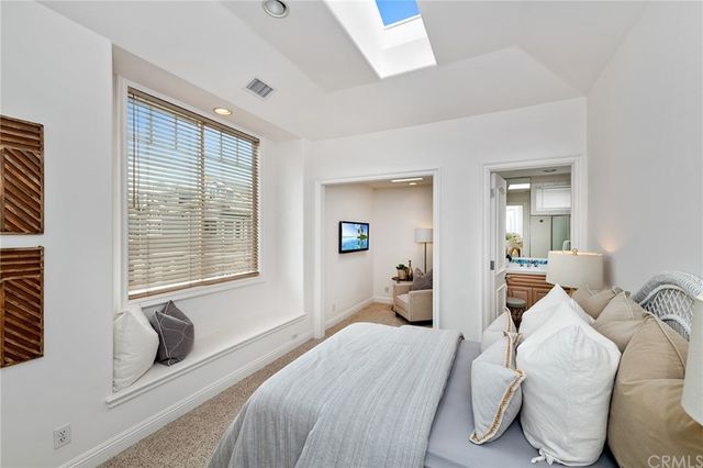 $8,200,000 | 7010 West Oceanfront, Newport Beach, CA 92663