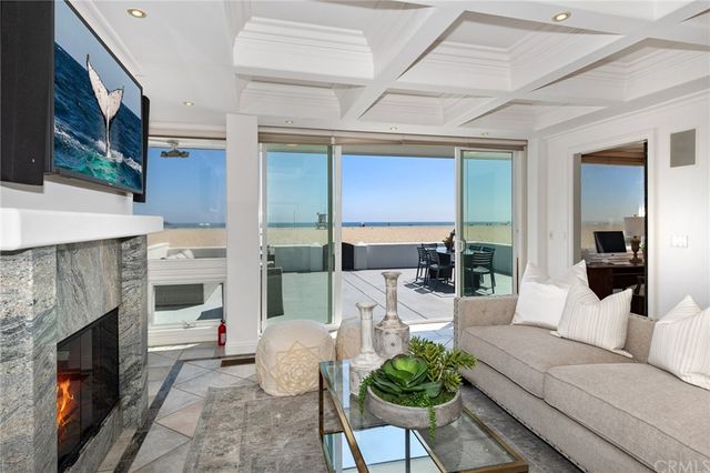 $8,200,000 | 7010 West Oceanfront, Newport Beach, CA 92663