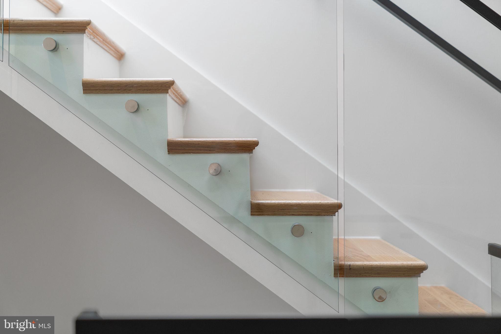 1414 5th Street Northwest, Unit B Washington, DC 20001 - Photo 8 of 71 Architectural Glass Stairways