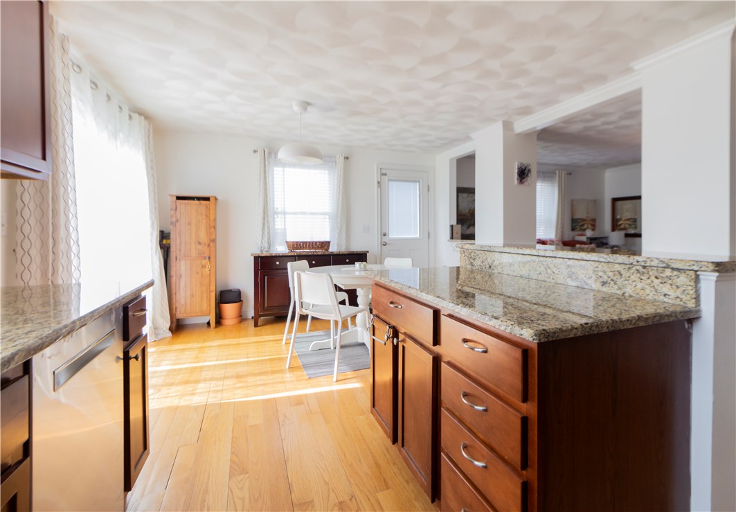 49 Roffee Street Barrington, RI 02806 - Photo 6 of 40 Gallery Image 6