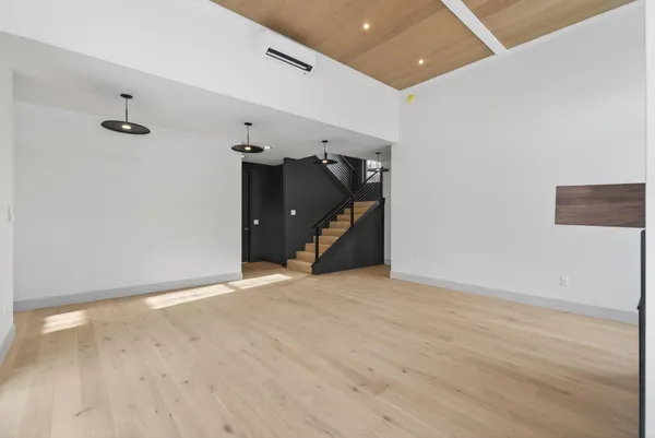 $1,750,000 | 448 Blackstrap Road, Falmouth, ME 04105