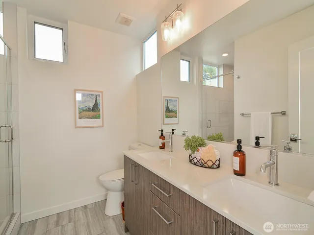 $749,000 | 6539 4th Avenue Northeast, Unit B, Seattle, WA 98115