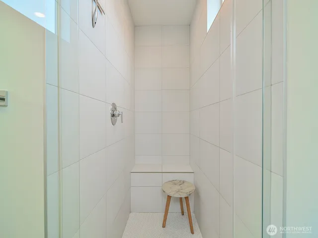 $749,000 | 6539 4th Avenue Northeast, Unit B, Seattle, WA 98115