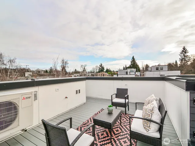 $749,000 | 6539 4th Avenue Northeast, Unit B, Seattle, WA 98115