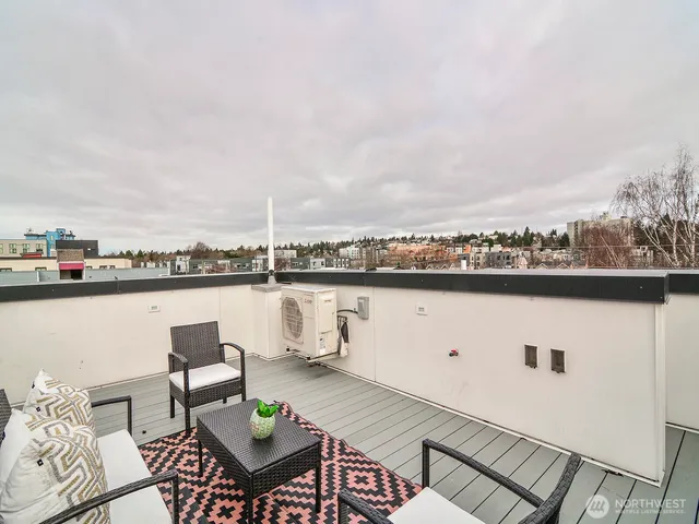 $749,000 | 6539 4th Avenue Northeast, Unit B, Seattle, WA 98115