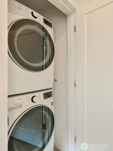 $749,000 | 6539 4th Avenue Northeast, Unit B, Seattle, WA 98115