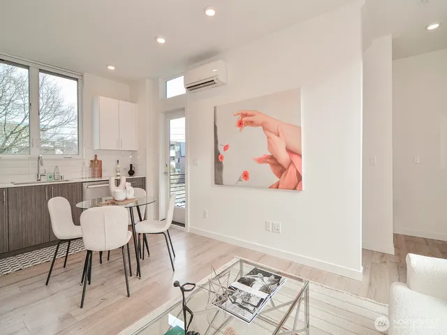 $749,000 | 6539 4th Avenue Northeast, Unit B, Seattle, WA 98115