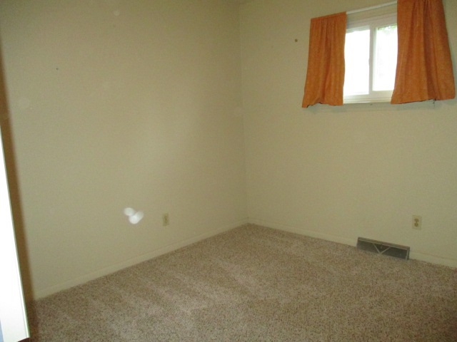 5870 North Rich Road Alma, MI 48801 - Photo 3 of 17 1838089-2.JPG