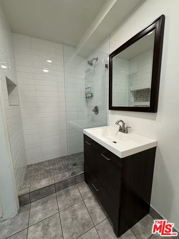 $1,725 | 5813 Harold Way, Los Angeles, CA 90028