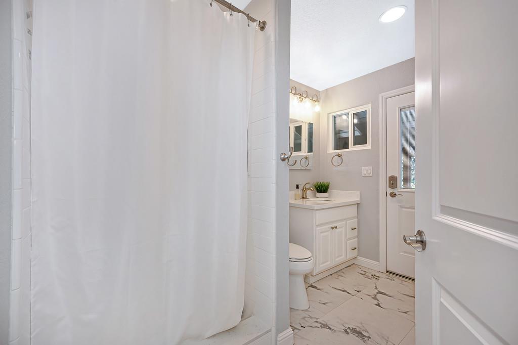 8780 Longmore Way Fair Oaks, CA 95628 - Photo 20 of 48