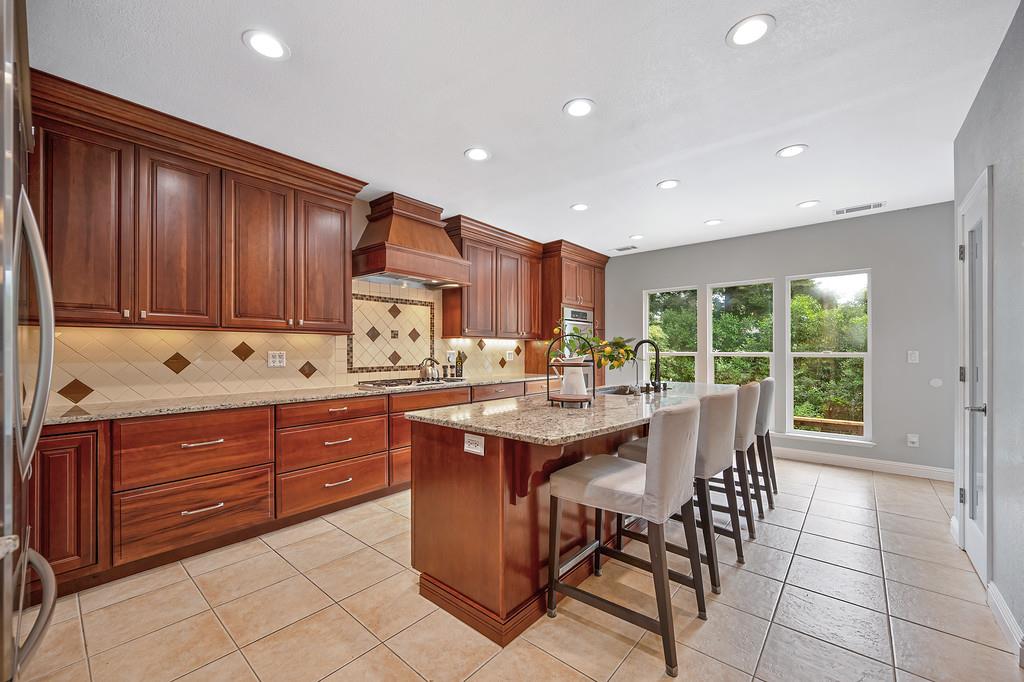 8780 Longmore Way Fair Oaks, CA 95628 - Photo 9 of 48