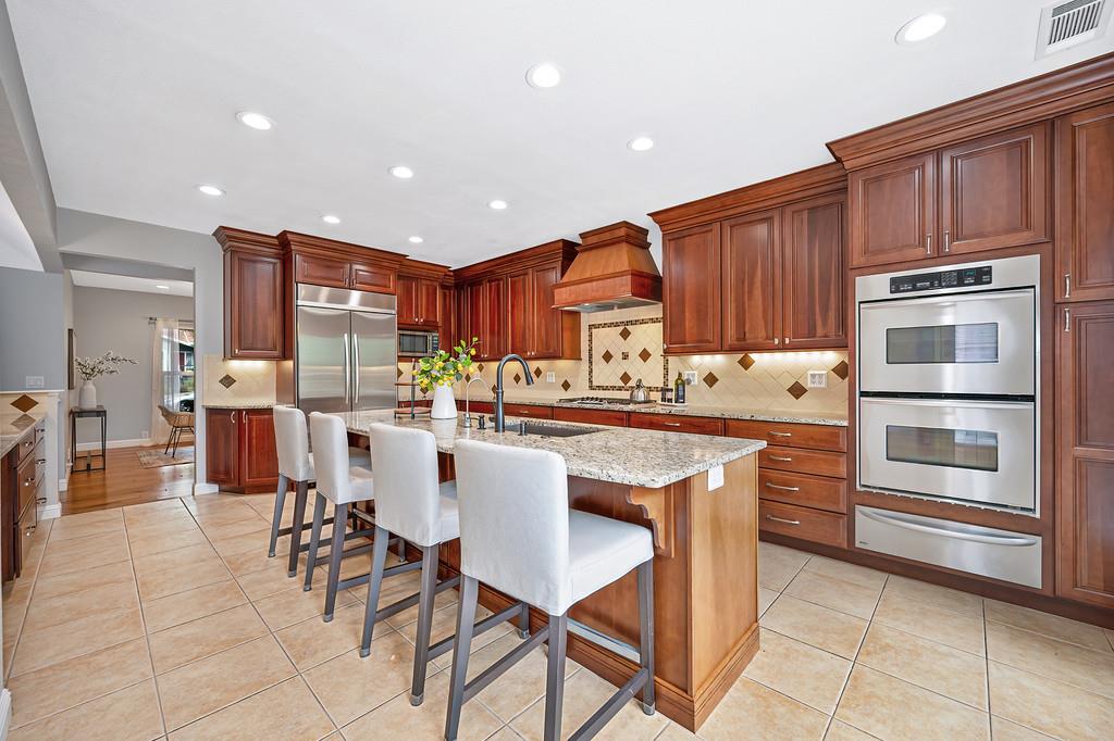 8780 Longmore Way Fair Oaks, CA 95628 - Photo 10 of 48