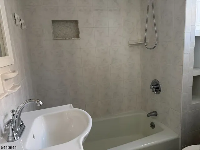 $2,000 | 557 Gregory Avenue, Passaic, NJ 07055