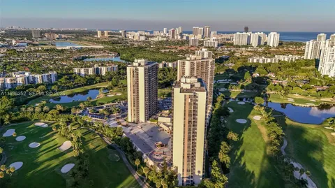 $565,000 | 20347 West Country Club Drive, Unit TH15, Aventura, FL 33180