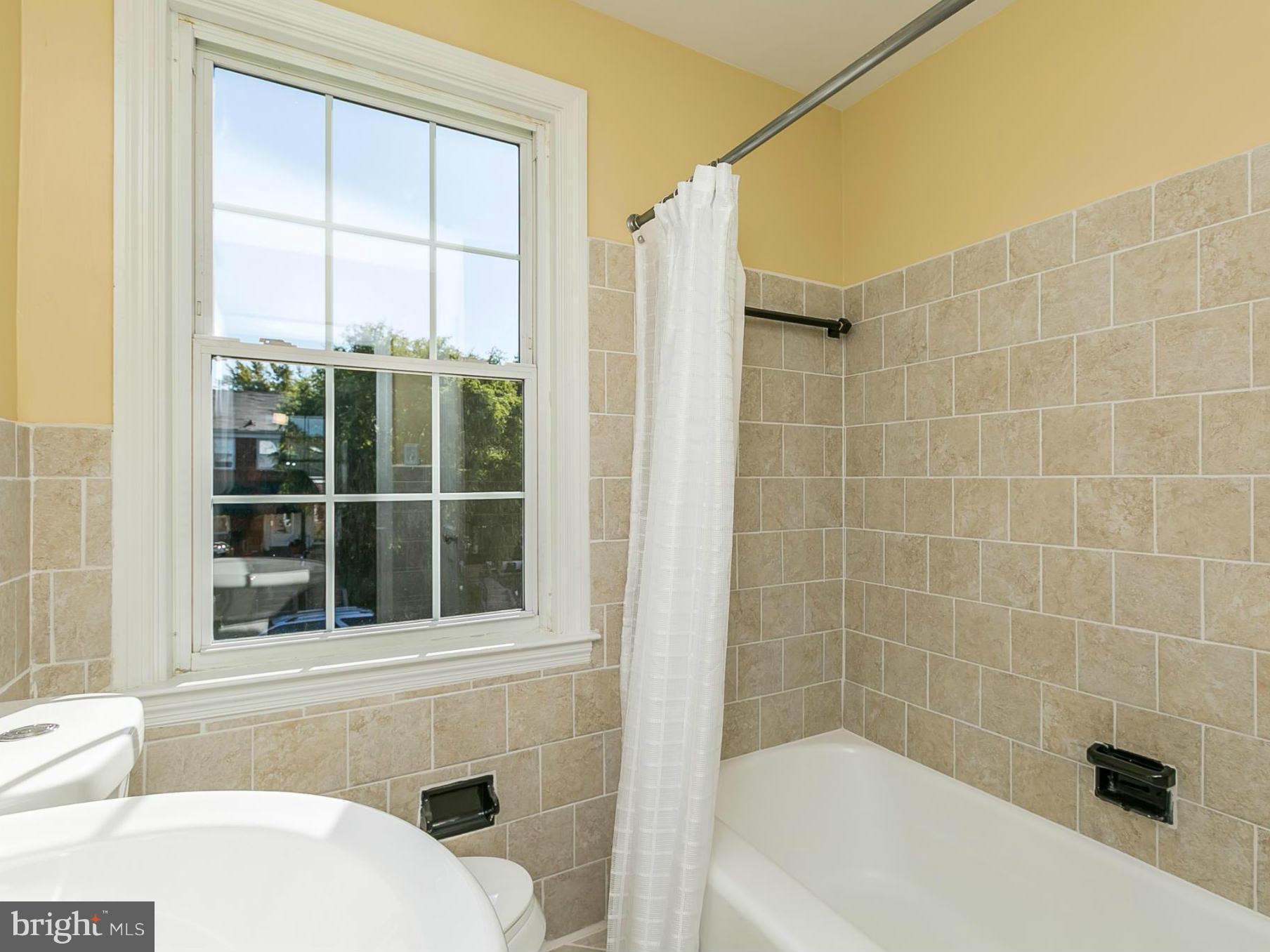 1731 Edgewood Road Baltimore, MD 21286 - Photo 19 of 30 Bath