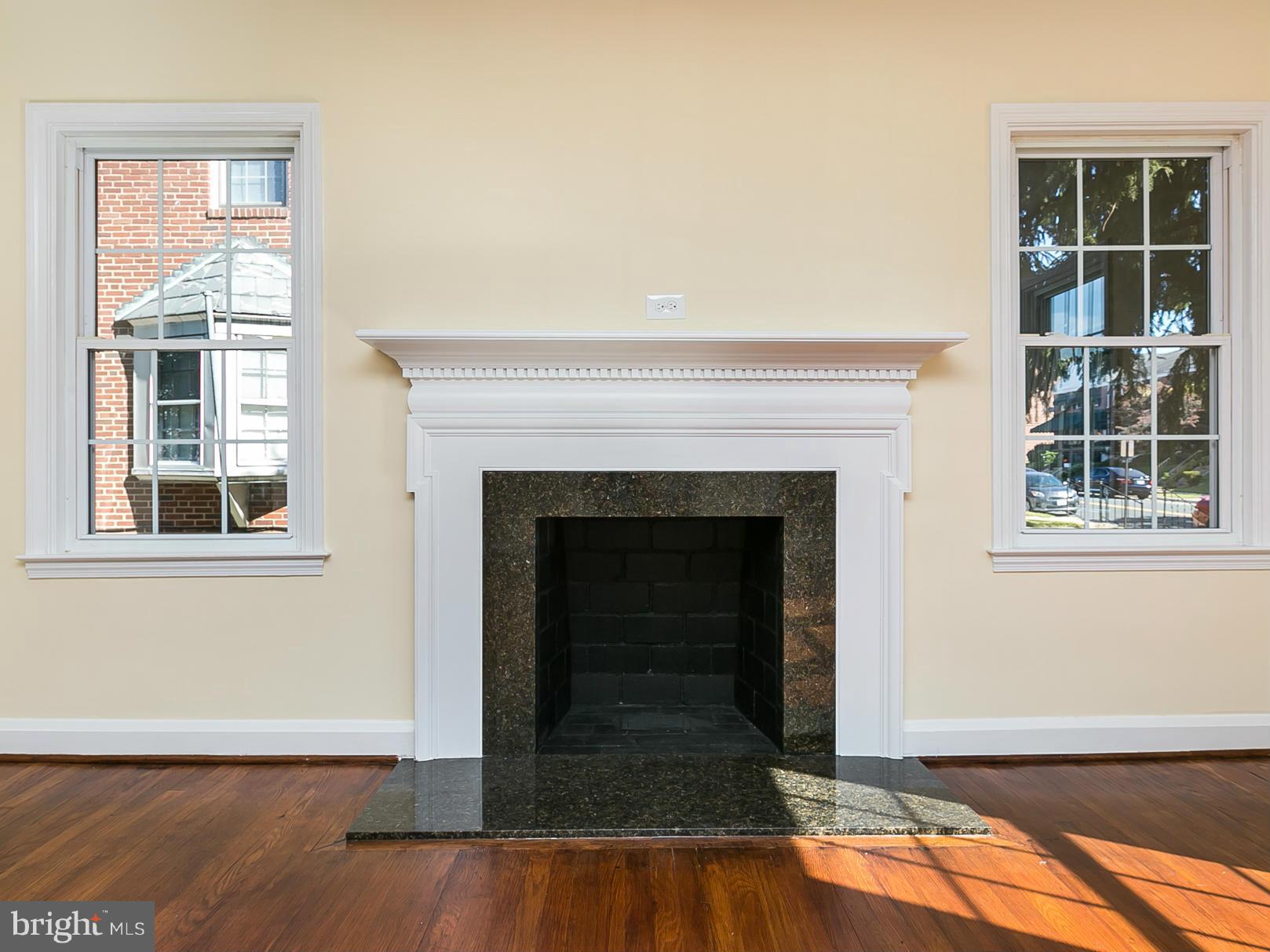 1731 Edgewood Road Baltimore, MD 21286 - Photo 6 of 30 Living Room