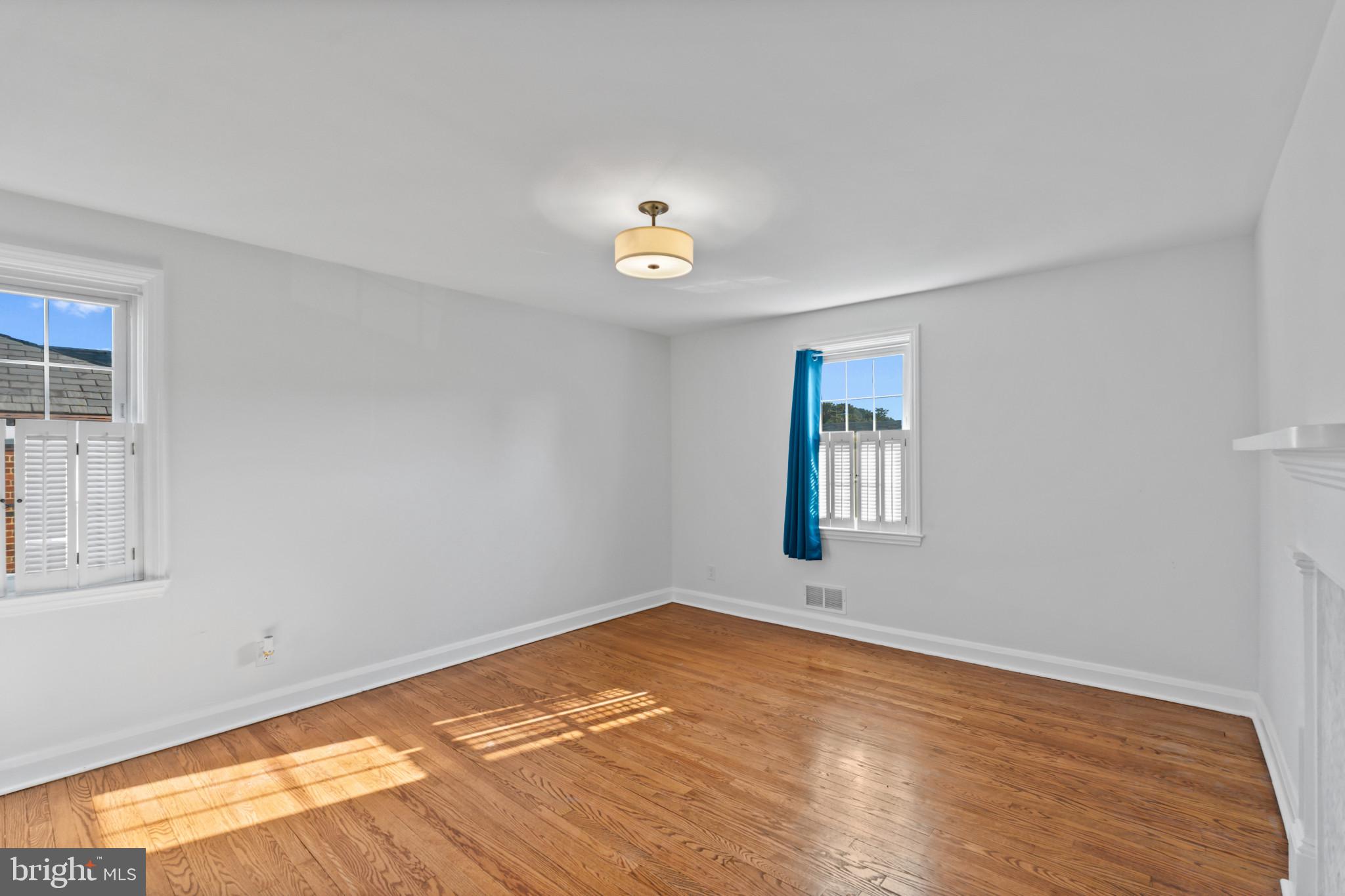327 Stratford Road Baltimore, MD 21228 - Photo 21 of 28 Gallery Image 21