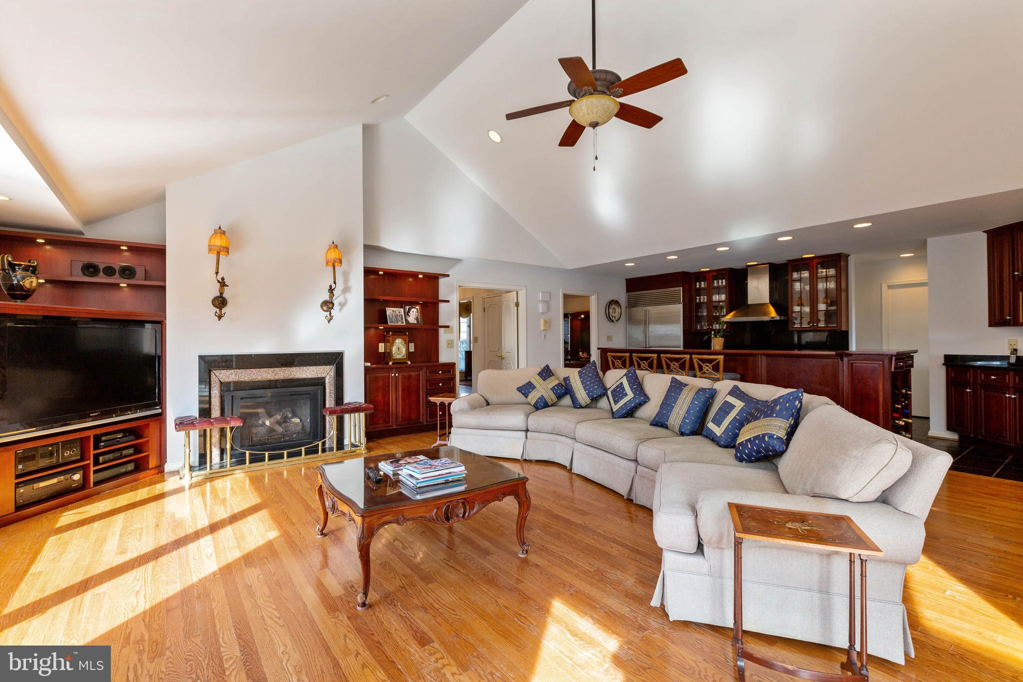 11694 Farside Road Ellicott City, MD 21042 - Photo 2 of 49 Family Room