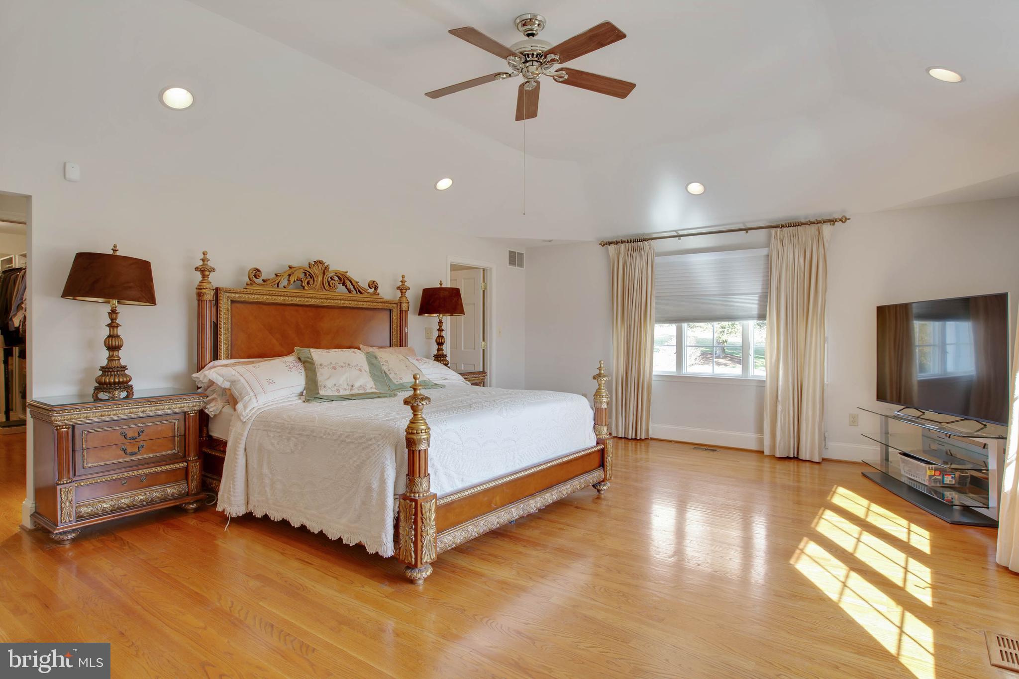11694 Farside Road Ellicott City, MD 21042 - Photo 17 of 49 Master Bedroom