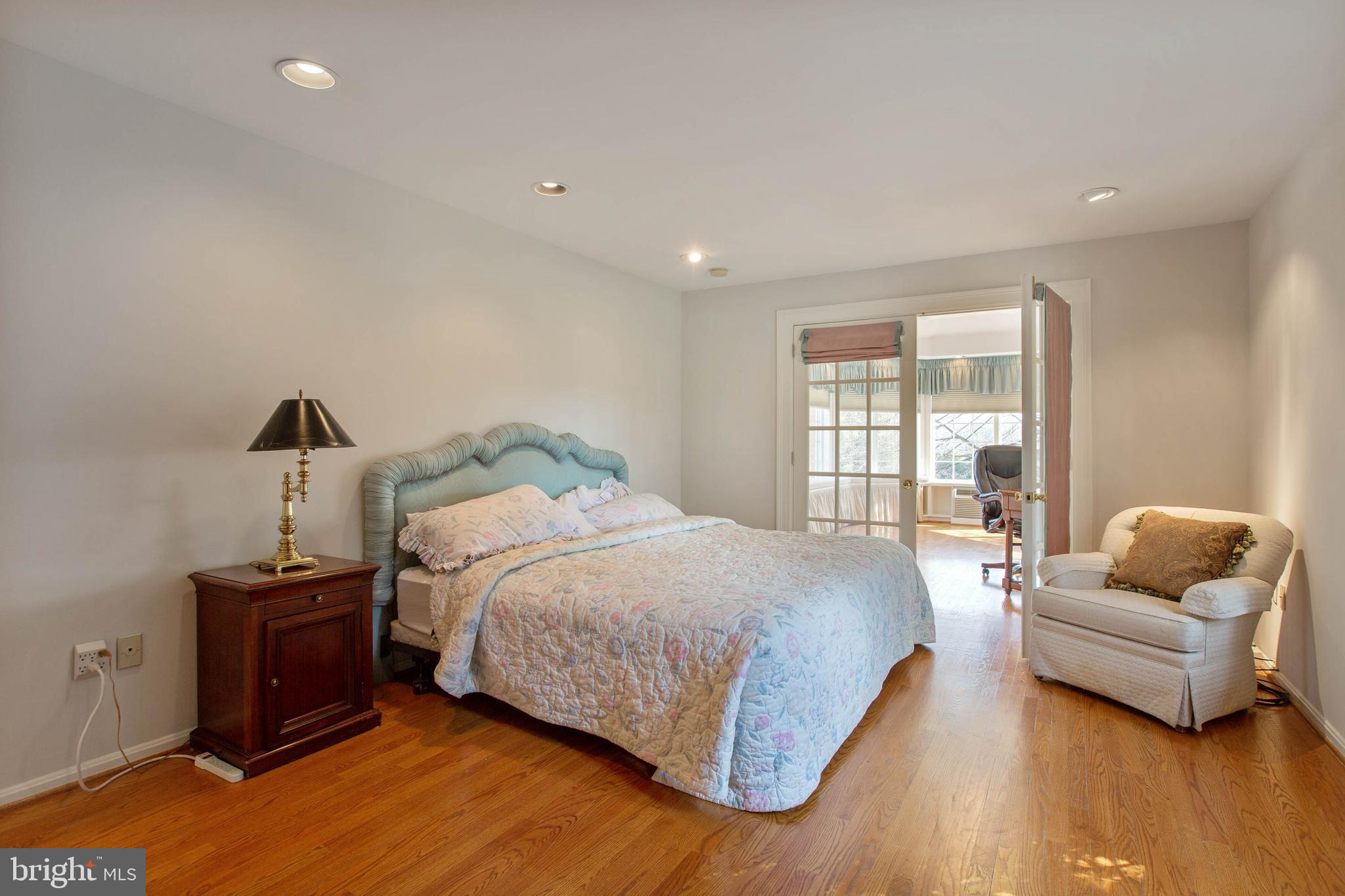 11694 Farside Road Ellicott City, MD 21042 - Photo 23 of 49 Bedroom