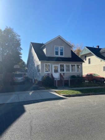 91 Clayton Street Springfield, MA 01107 - Photo 1 of 13 Gallery Image 1