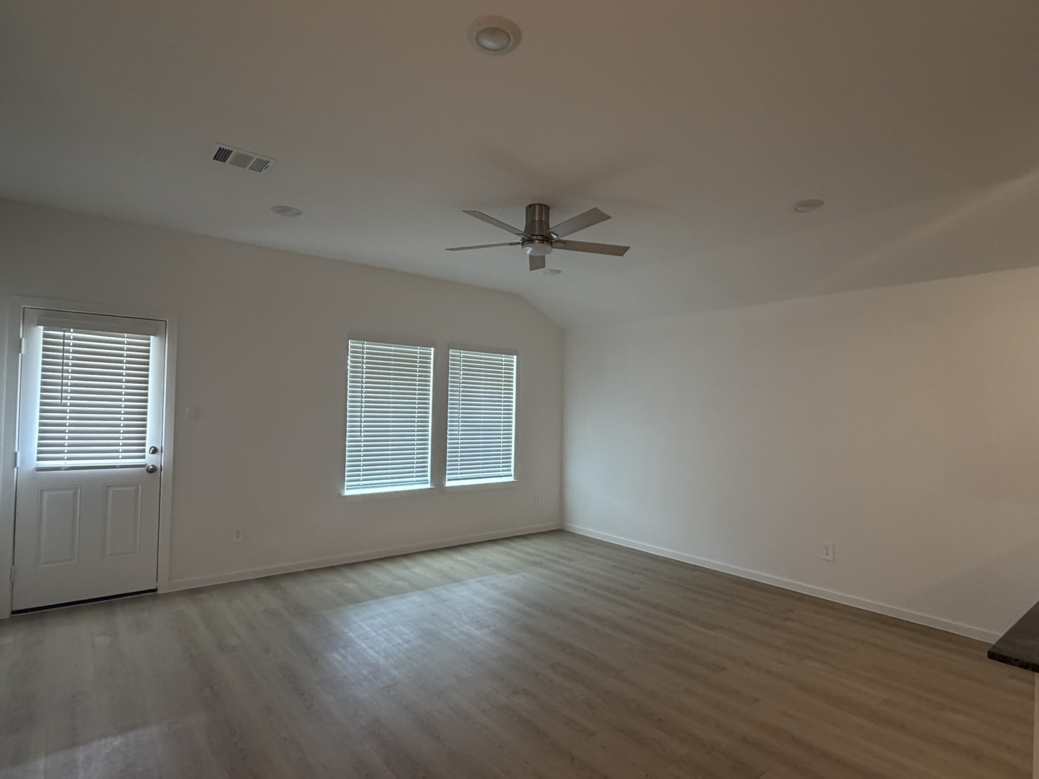 523 Robin Court Angleton, TX 77515 - Photo 16 of 50