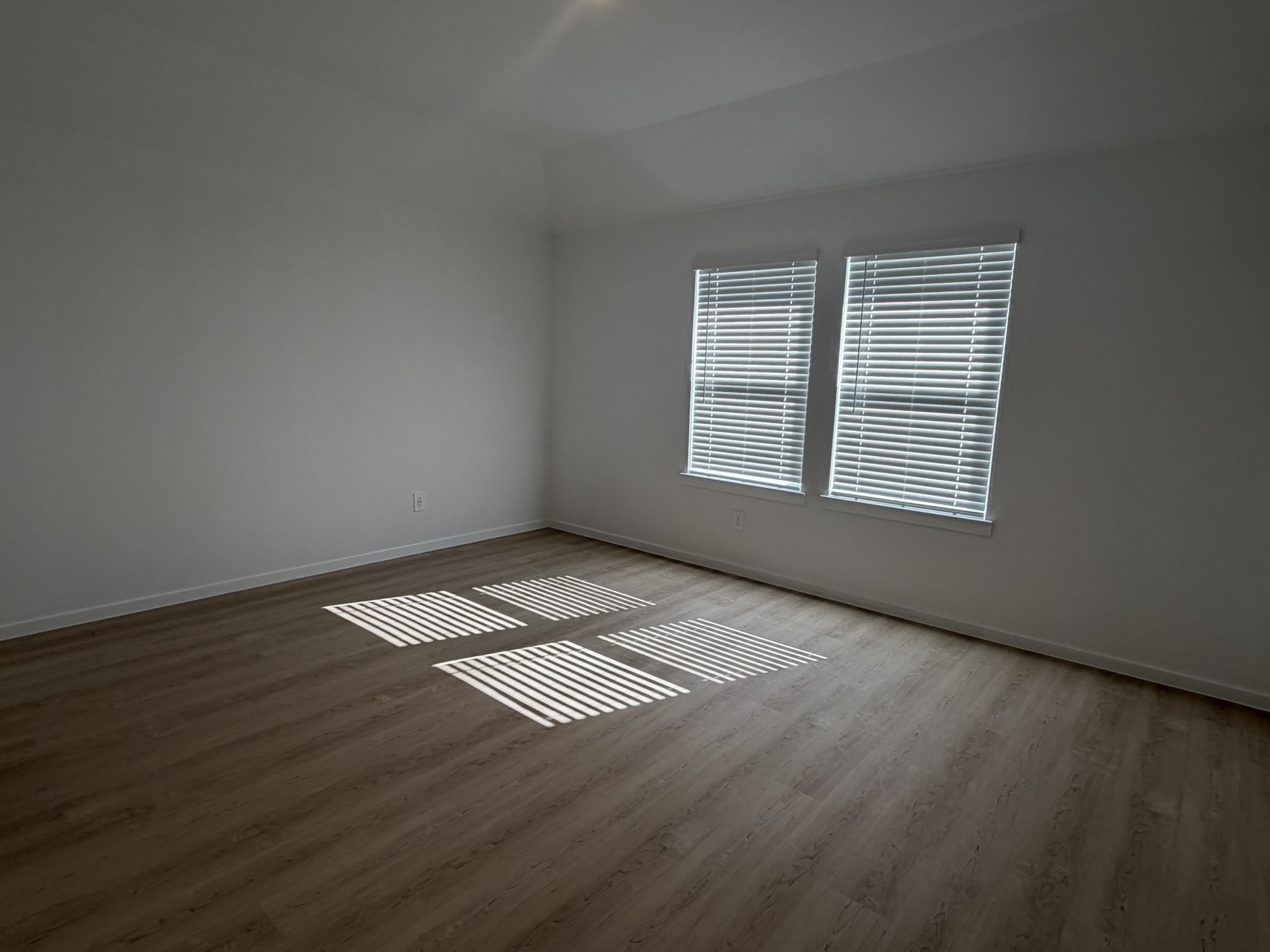 523 Robin Court Angleton, TX 77515 - Photo 18 of 50