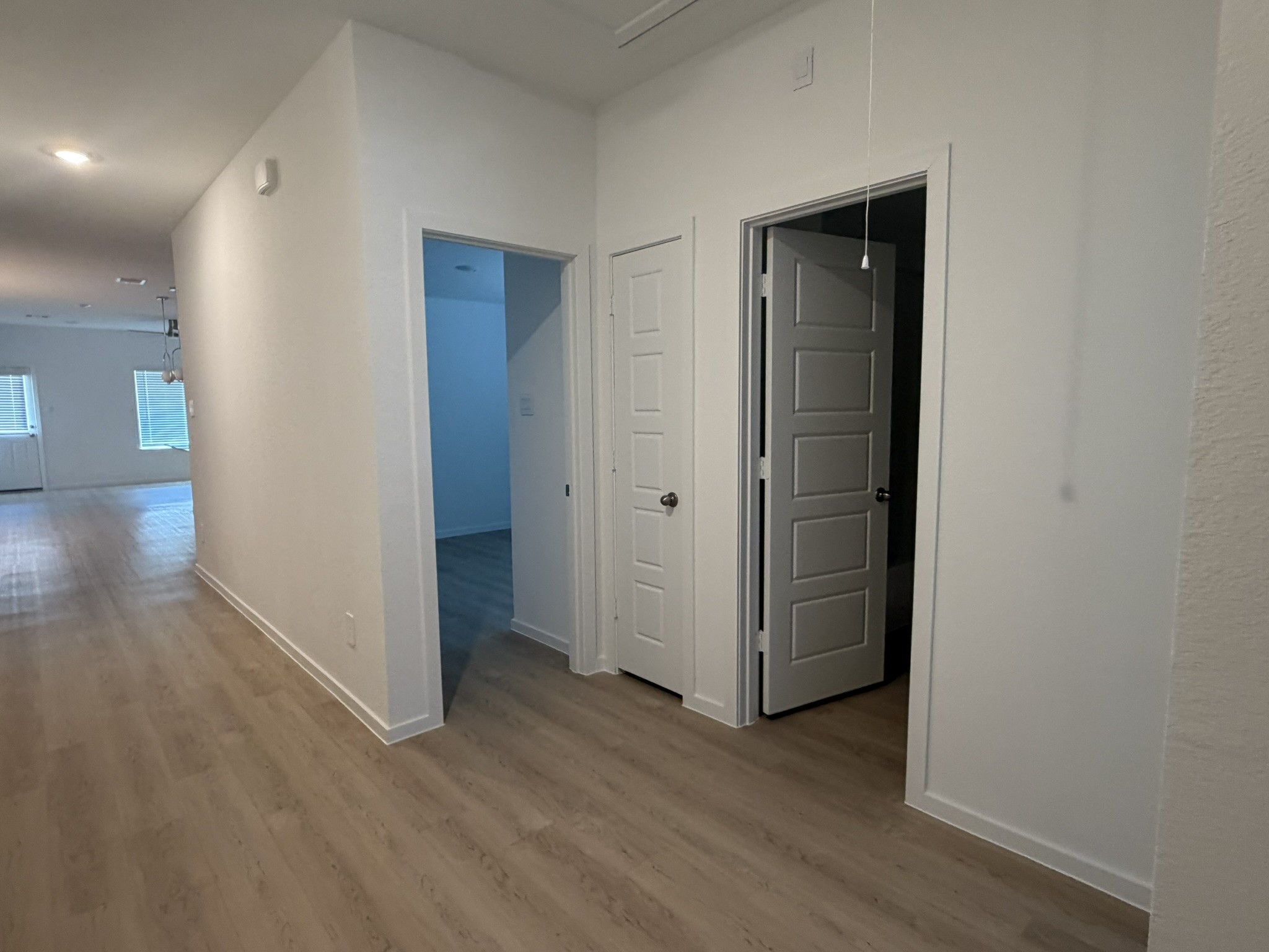 523 Robin Court Angleton, TX 77515 - Photo 5 of 50