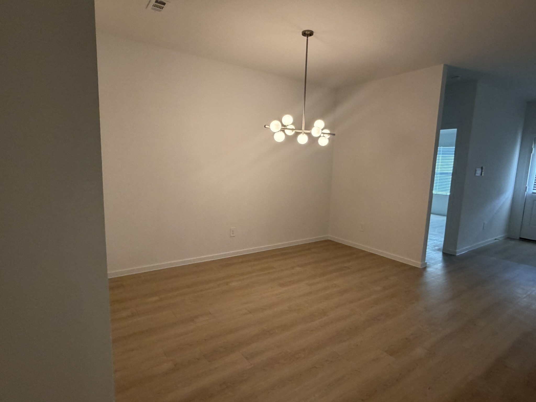 523 Robin Court Angleton, TX 77515 - Photo 7 of 50