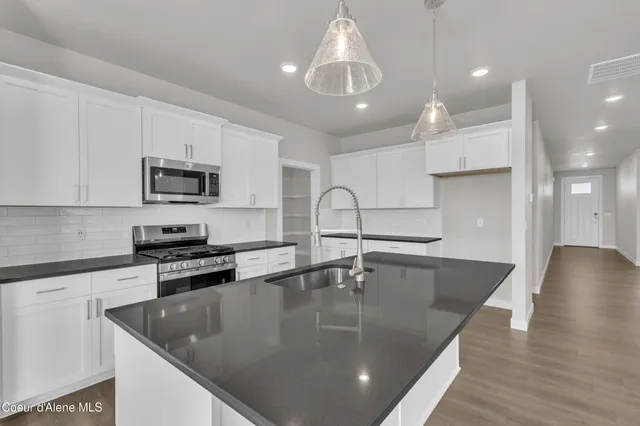 $630,000 | 6761 North Coeur Terre Boulevard, Coeur D'Alene, ID 83815