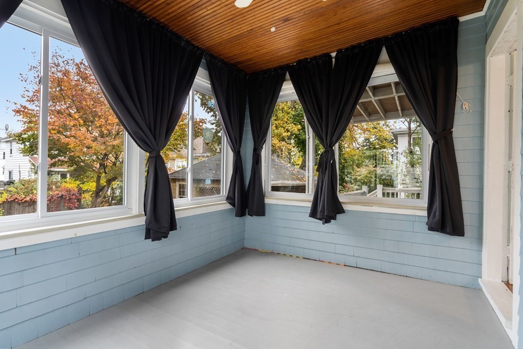 17 Alden Road Watertown, MA 02472 - Photo 8 of 30 Gallery Image 8