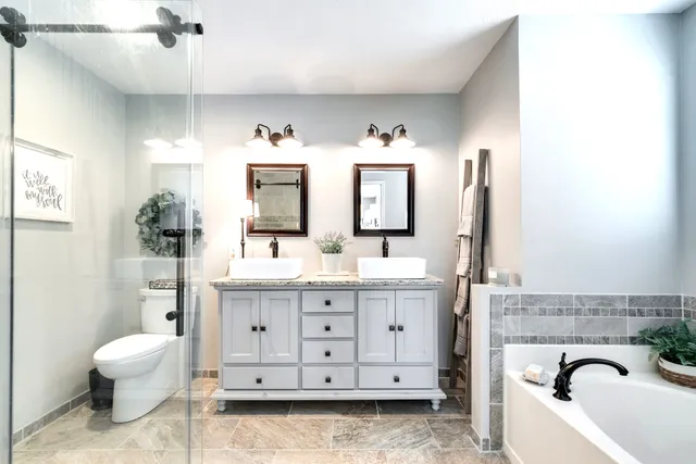 $539,999 | 131 Pin Oaks Lane, Hohenwald, TN 38462