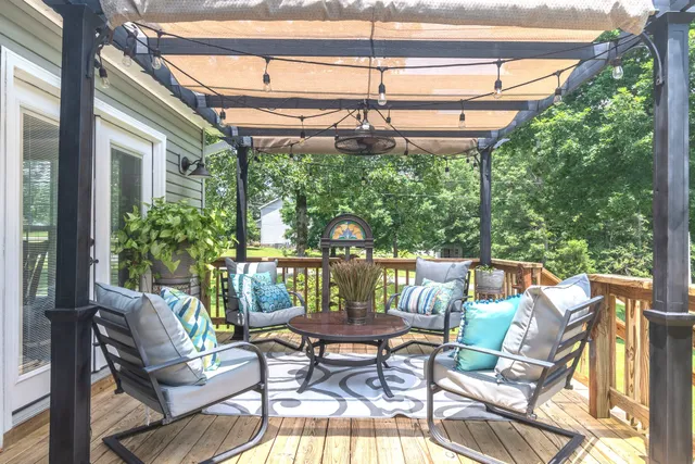 $539,999 | 131 Pin Oaks Lane, Hohenwald, TN 38462