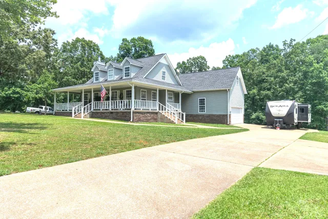 $539,999 | 131 Pin Oaks Lane, Hohenwald, TN 38462