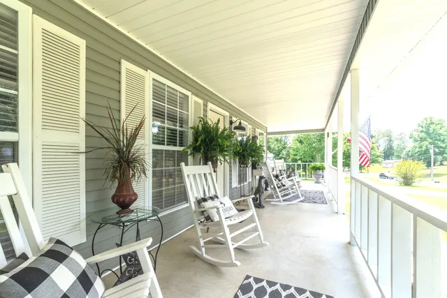 $539,999 | 131 Pin Oaks Lane, Hohenwald, TN 38462