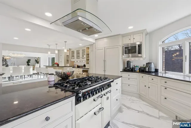 $2,200,000 | 301 Piermont Road, Norwood, NJ 07648