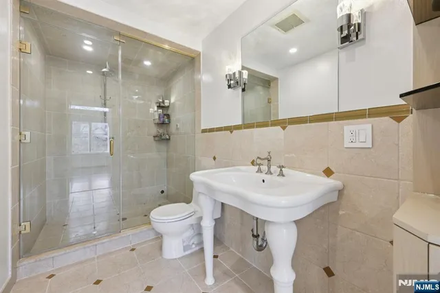 $2,200,000 | 301 Piermont Road, Norwood, NJ 07648