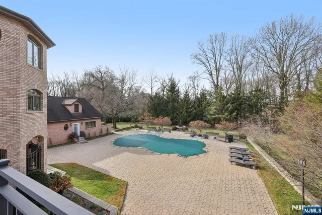 $2,200,000 | 301 Piermont Road, Norwood, NJ 07648