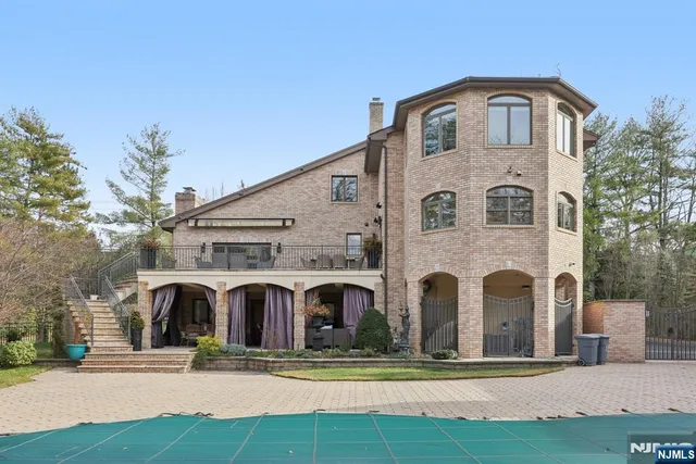 $2,200,000 | 301 Piermont Road, Norwood, NJ 07648