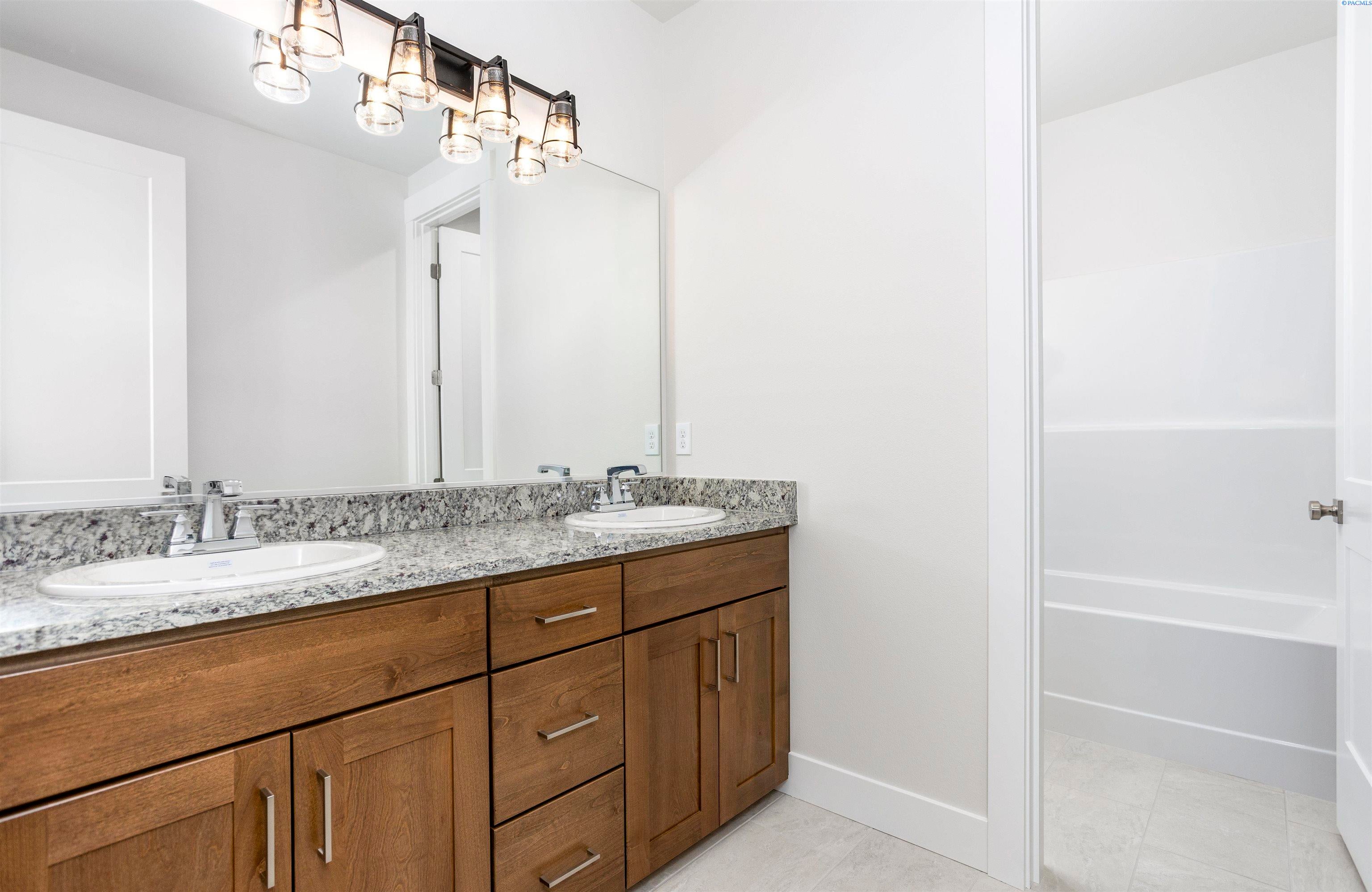 4832 South Reed Street Kennewick, WA 99337 - Photo 8 of 40 Gallery Image 8