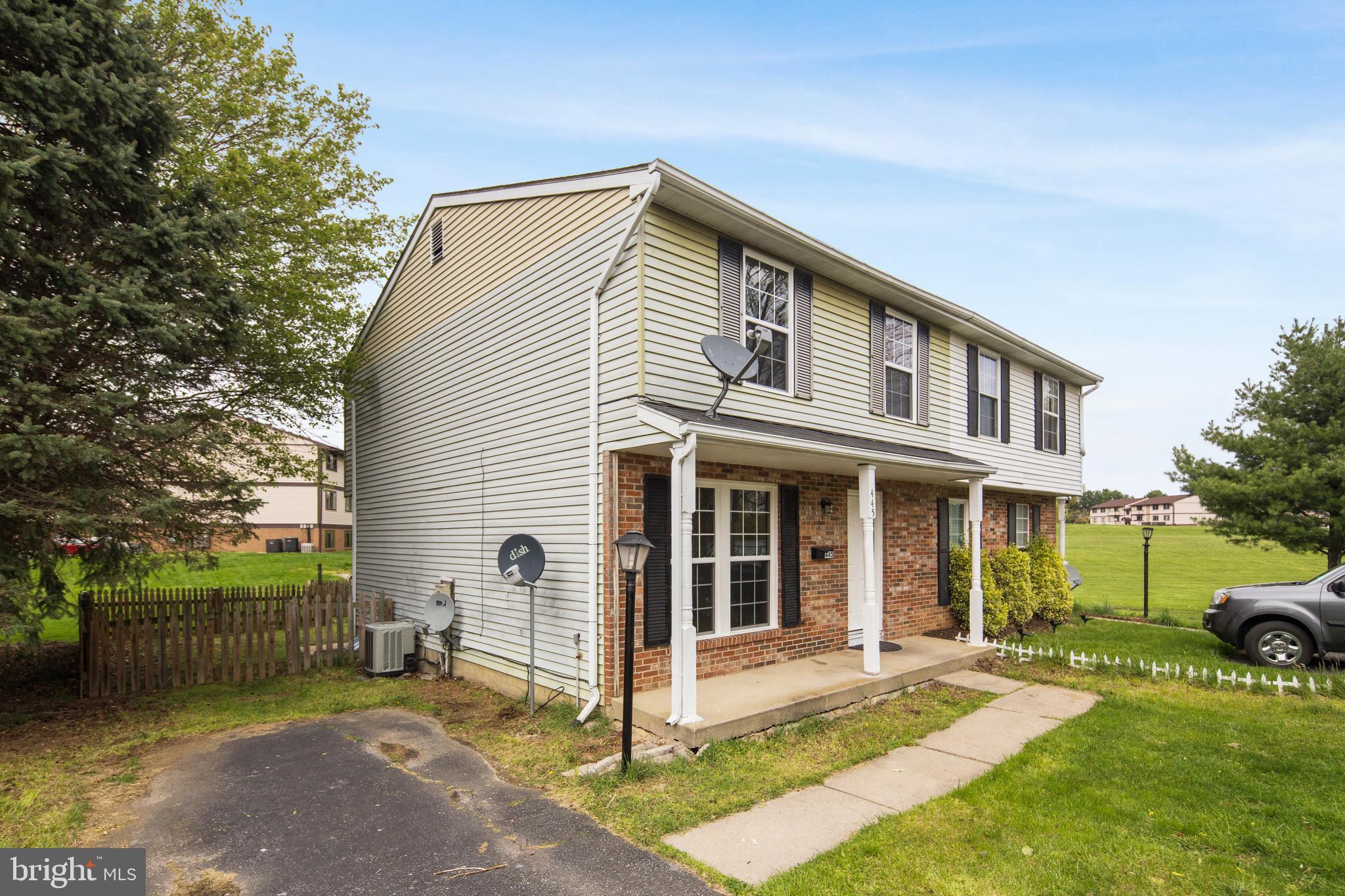 Features private driveway parking!