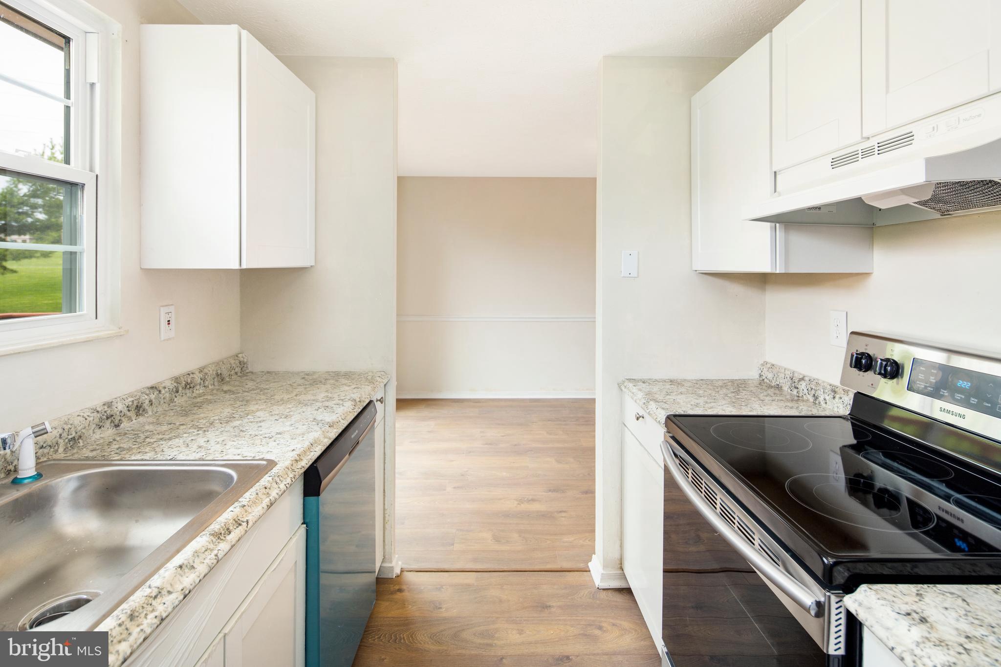 445 Heather Ridge Drive Frederick, MD 21702 - Photo 12 of 30 Brand new stainless steel appliances