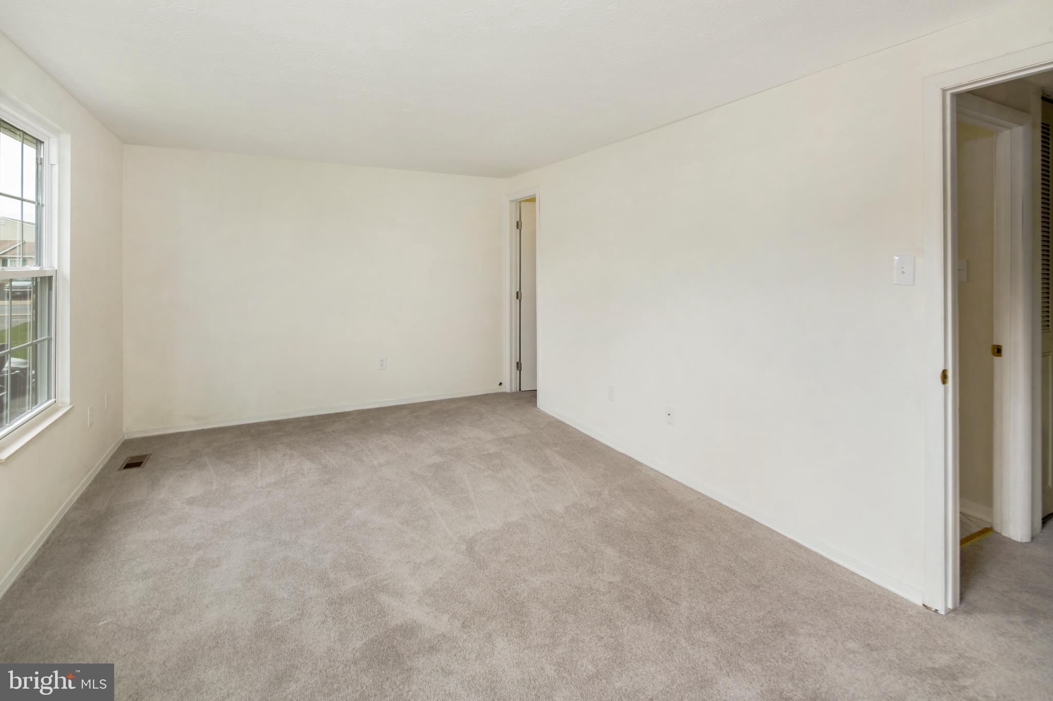 445 Heather Ridge Drive Frederick, MD 21702 - Photo 16 of 30 Tons of space!
